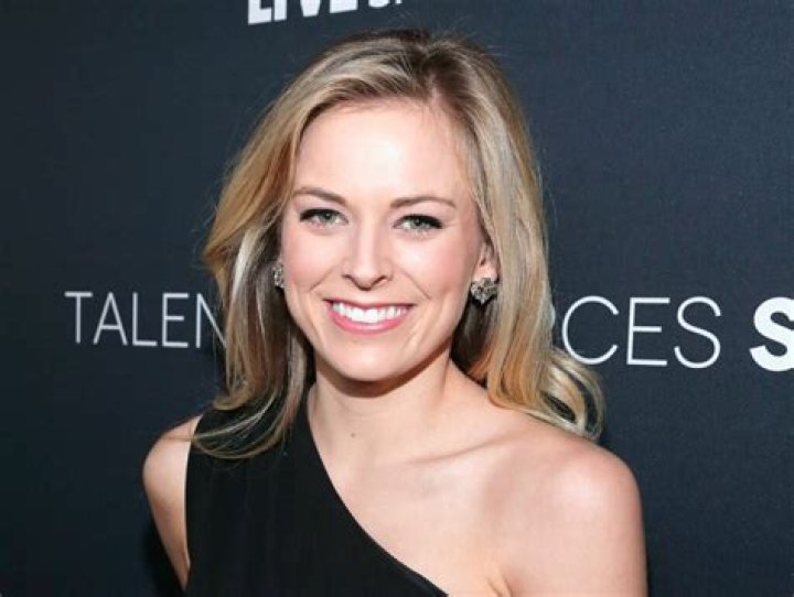 Jamie Erdahl Bio, salary, net worth, affair, married, boyfriend, dating, CBS, SEC, body measurement, age, husband, biography
