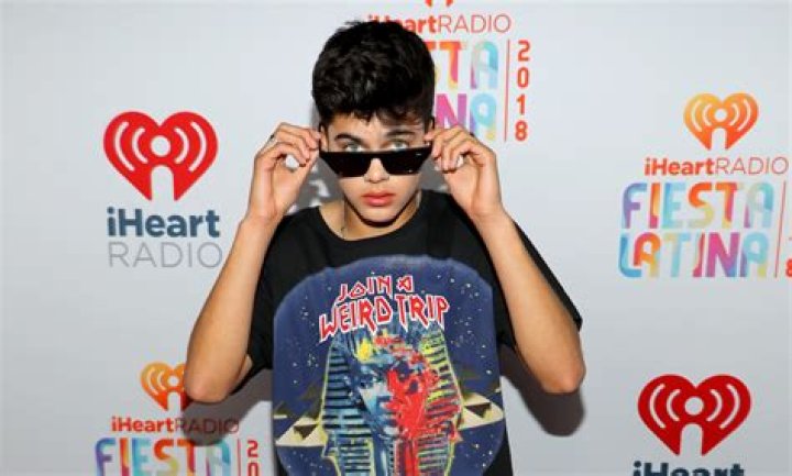 Jay Ulloa Says His New EP ‘Malas Noticias’ is About a Girl Who Broke His Heart – Celeb Secrets