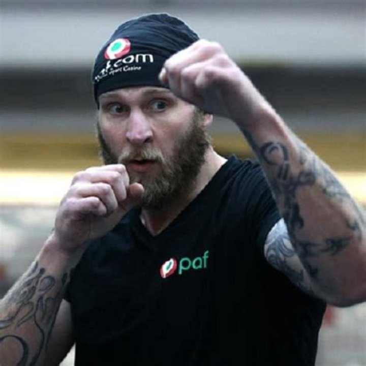 Robert Helenius- Professional Boxing Career Earnings and Net worth; Who is his Wife?